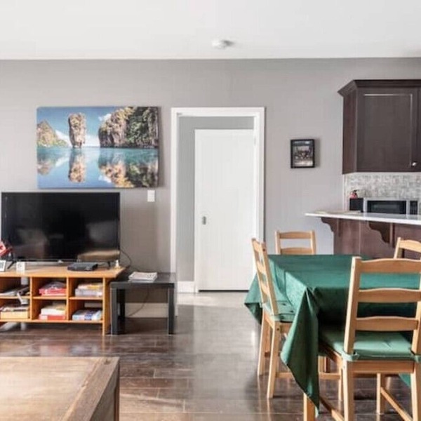Downtown Condo (License No. 23 112884 STR)