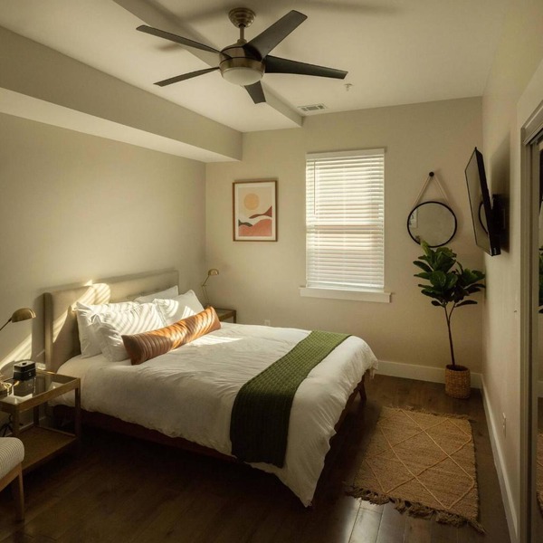 Downtown, contemporary, 2 bedroom, Roof Terrace! 3A