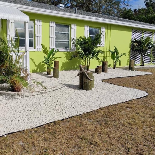 Downtown Dunedin Villa near Bluejay's Baseball Stadium that offers "serenity".
