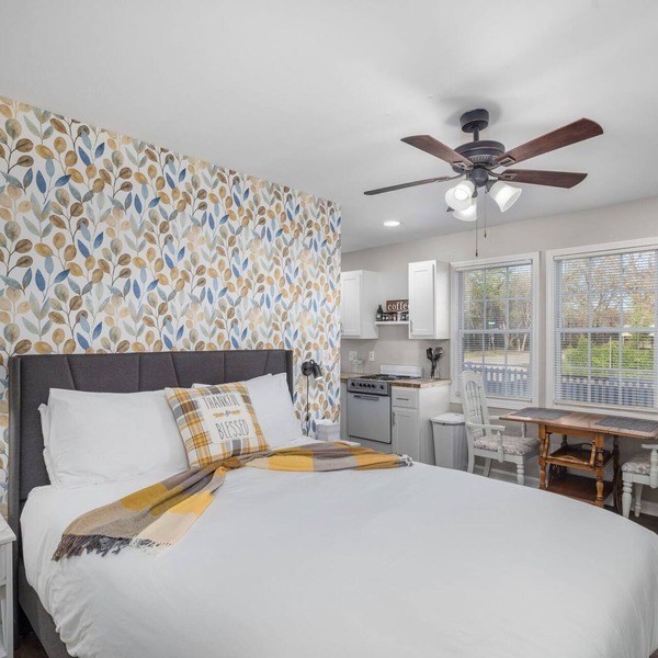 Downtown Kimmswick~ Studio~ Newly Renovated