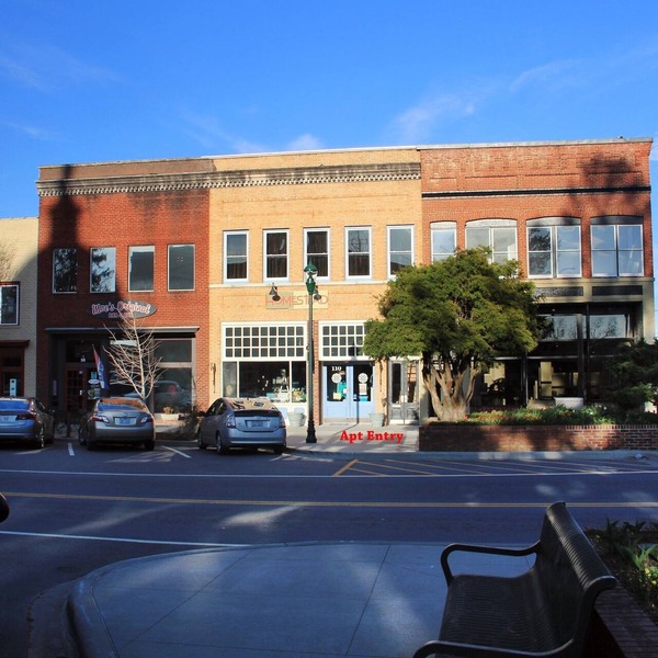 Downtown Loft in the Heart of Historic Hendersonville! Best Main St Location!