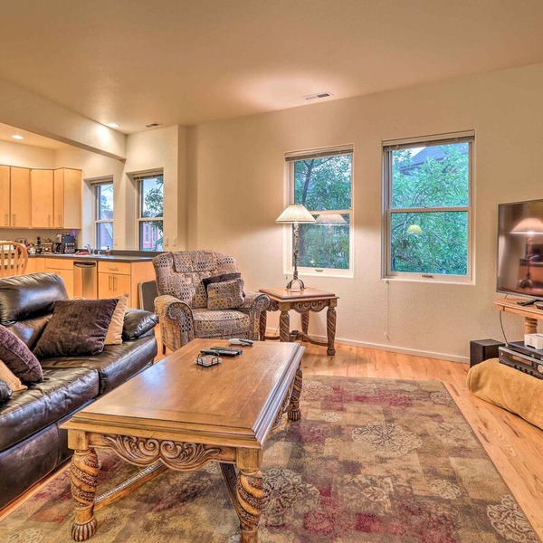 Downtown Manitou Springs Home: Tranquil Creek View