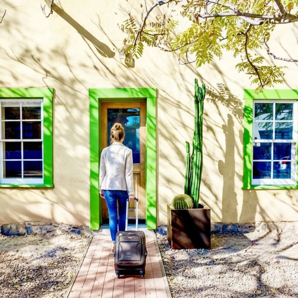 Downtown Rustic Adobe - Newly Renovated Historic Property - KING Bed & Parking