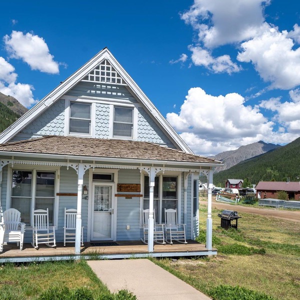 Downtown Silverton Historic Mountain Home, White Wolf Haus
