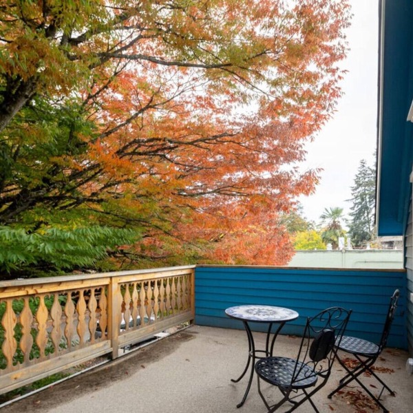 Downtown Studio w/Huge Balcony ·King Bed ·Walkable
