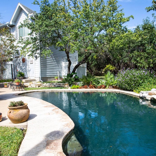 Dripping Springs area Guesthouse Bungalow