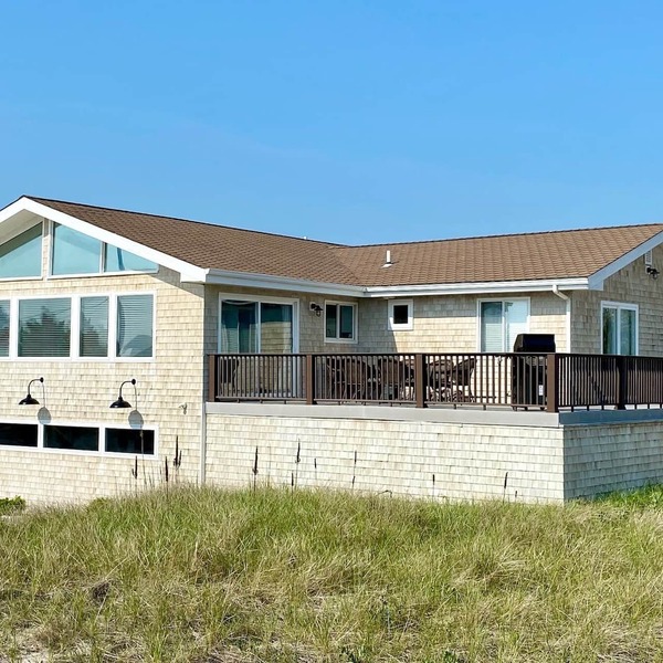🌞 DUNE ROAD STEPS TO THE OCEAN - 4 BEDROOM HOME ⛱ 🌊