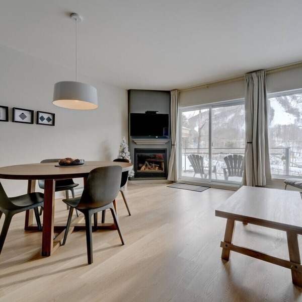 E202-Condo ski in ski out/vélo in vélo out