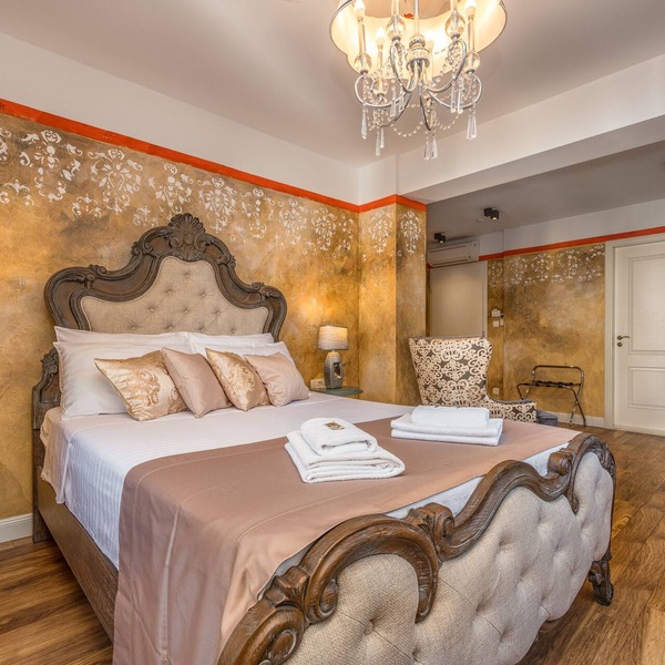 Early booking 25% off