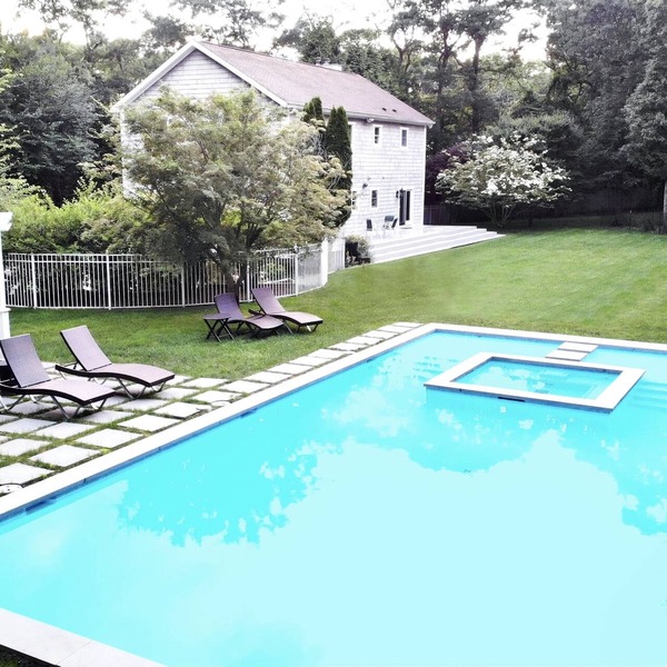East Hampton Luxury: Heated Pool, Hot Tub and Expansive Yard with 6 Bedrooms