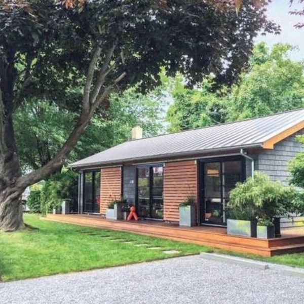 East Hampton (walking distance to village)