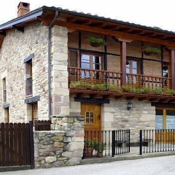 Easter available for 6/7 people, book now!