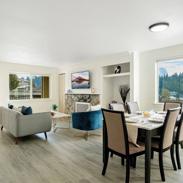 Easy Commute 4 beds Condo Steps from Scenic Trails