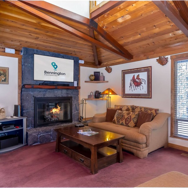 EBUT10 - Mountain Retreat w/2 Suites!, A/C, Cornhole