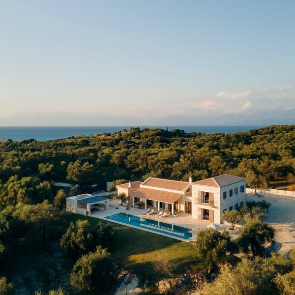 Eclectic and Secluded Estate, Villa Aegis