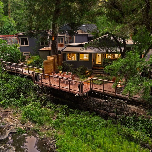 Either Way Hideaway