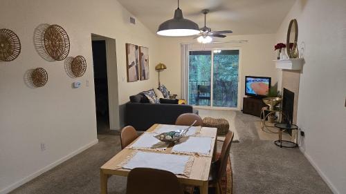 Elegant 2Bed & 2 Bath Comfort