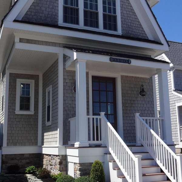 Elegant Bayfront Cottage for Family Rental 3BR, 2.5 baths. bikes, kayak, dock