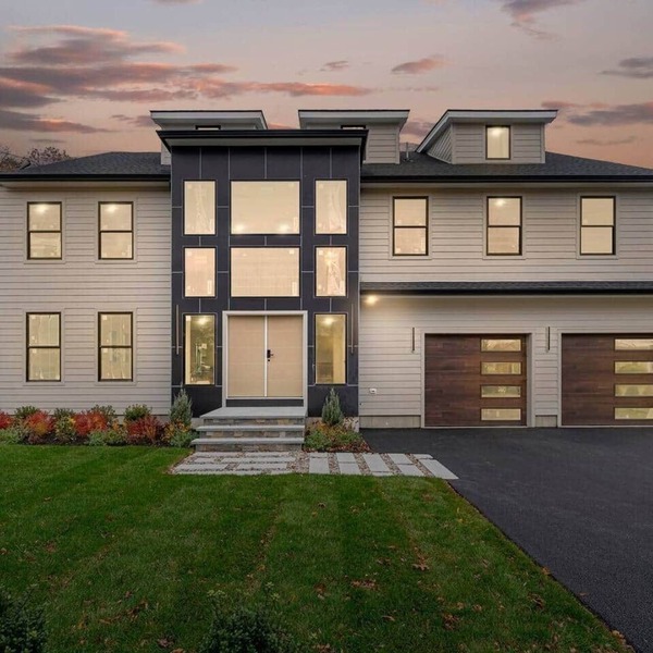 Elegant & Spacious Stay in the Heart of Needham