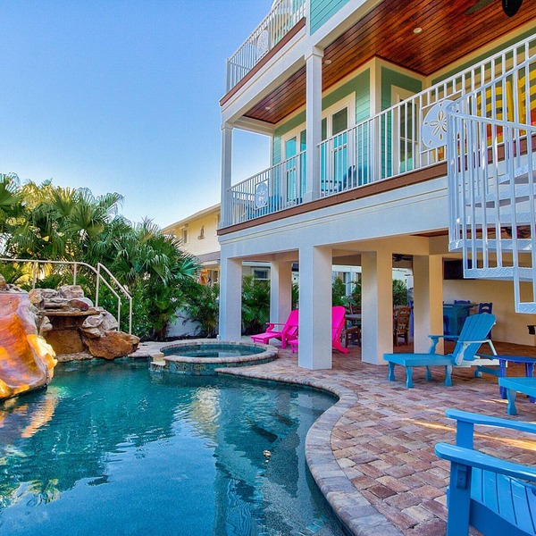 Elevator - Summer Retreat by SeaBreeze Vacation