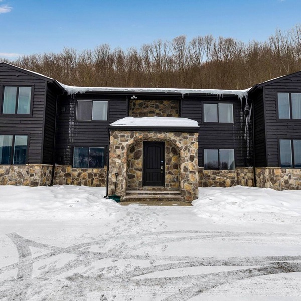 Ellicottville 4 condos 2 miles to Holiday Valley