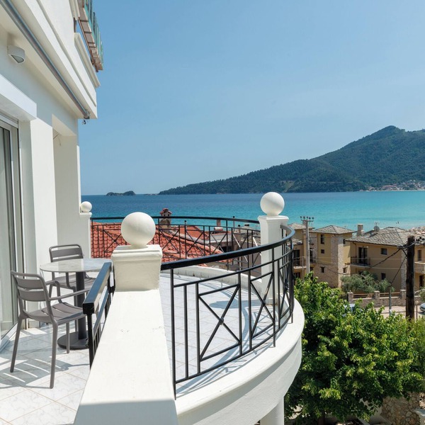 Ellinas Hotel