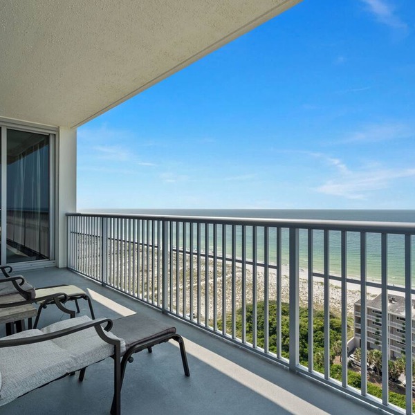 Emerald Dolphin 1450 | Gym, Pool, Beachfront | Seasonal Beach Svc | Beach Getaways
