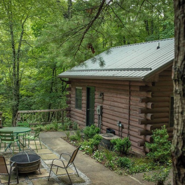 Emerald Lake Cabin - Fishing - Couples - Lakefront - Cozy