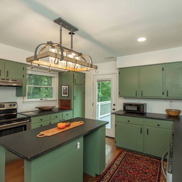 Emerald Lake-Private-Lakefront-Families-Sleeps 20