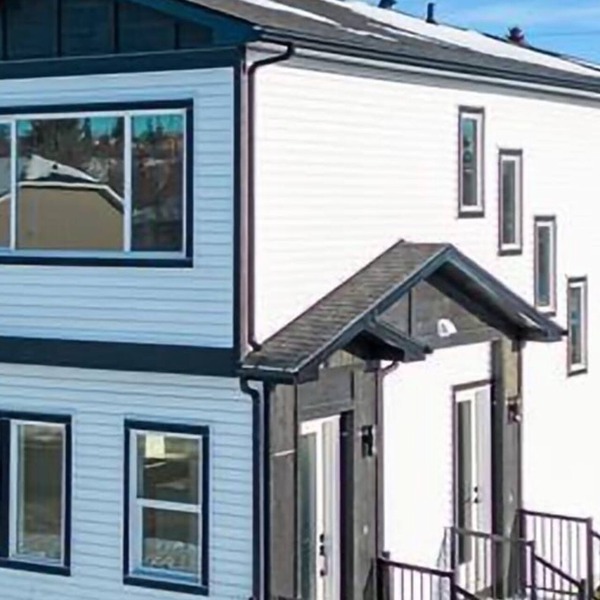 Emerald Suite with 2 beds - 10 mins to Downtown Calgary