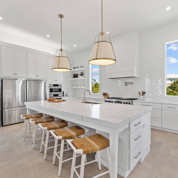 Emerald Sunset by AvantStay | 9BDR Villa | Pool+Game Room+Rooftop+Walk to Beach