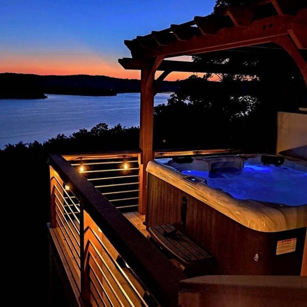 Enchanting Cottage with Sweeping Lake Views, Golden Sunsets, Hot Tub, Nature Trail & Dog-Friendly