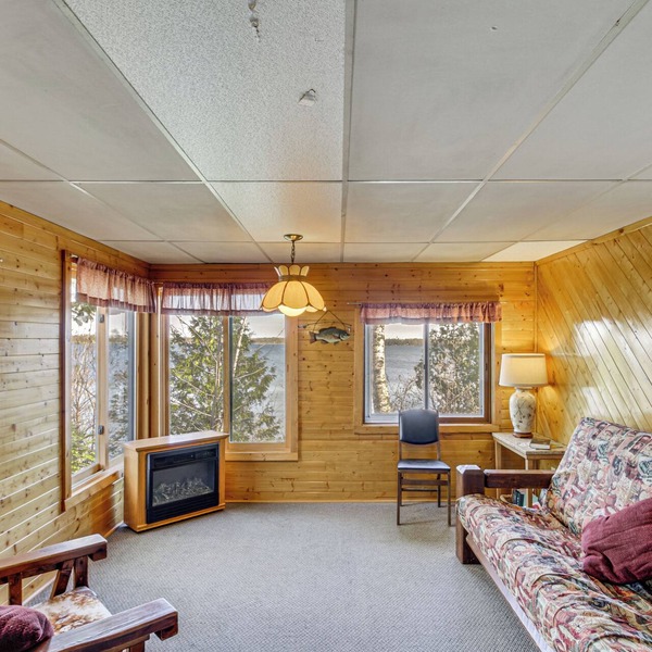 Endless Fun! Lakefront Cabin at Birch Haven Resort