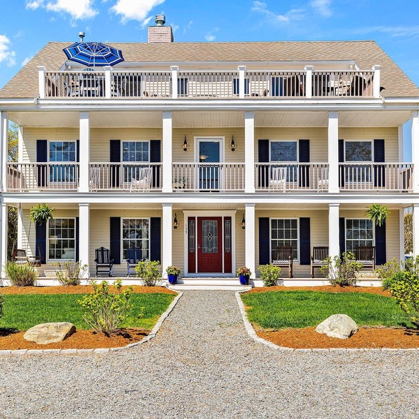 Endless summer with gorgeous views in relaxing luxury; 3-Bedrooms, sleeps 6.