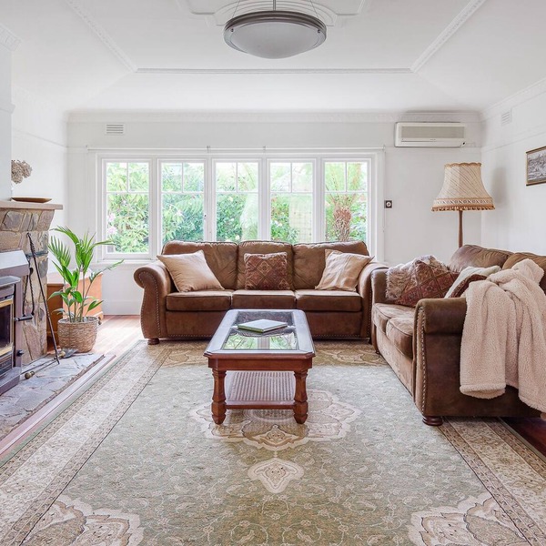 Entire executive villa in Upper Ferntree Gully sleeps 10