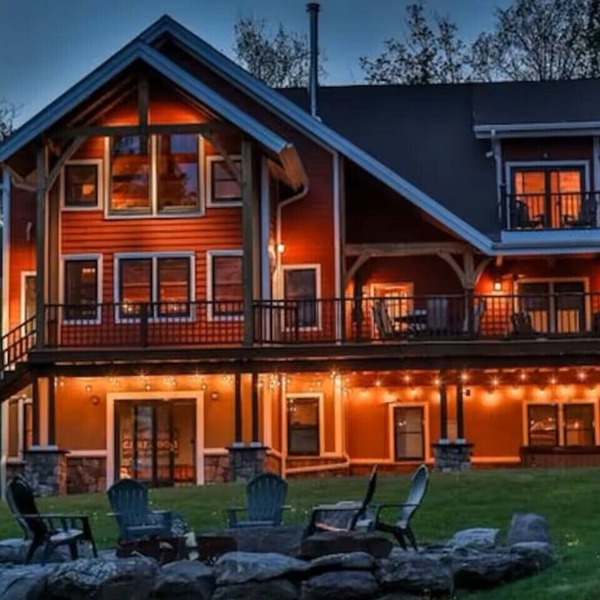 Entire lodge in Windham, New York on 12 acres and bordering a state park