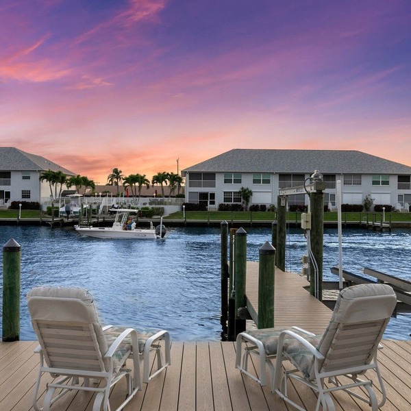 Entire Waterfront Duplex - Pool & Spa - 4BR/4BA