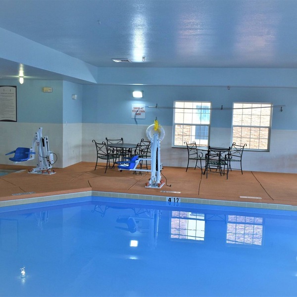 Equipped King Suite | Free Daily Breakfast, Pool