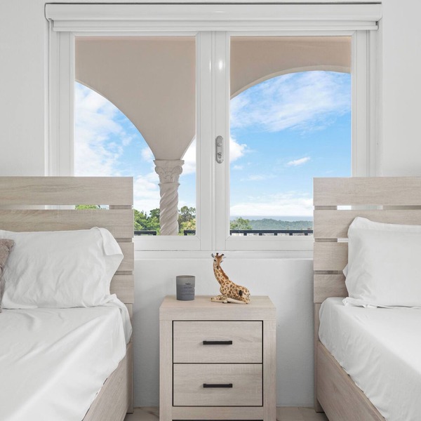 Escape with Pool & Breathtaking Vistas | BBQ | Relaxing Tanning Beds | by Otium