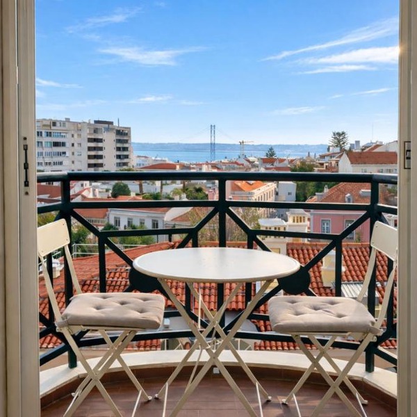Estrela South-Facing Views AC & Parking