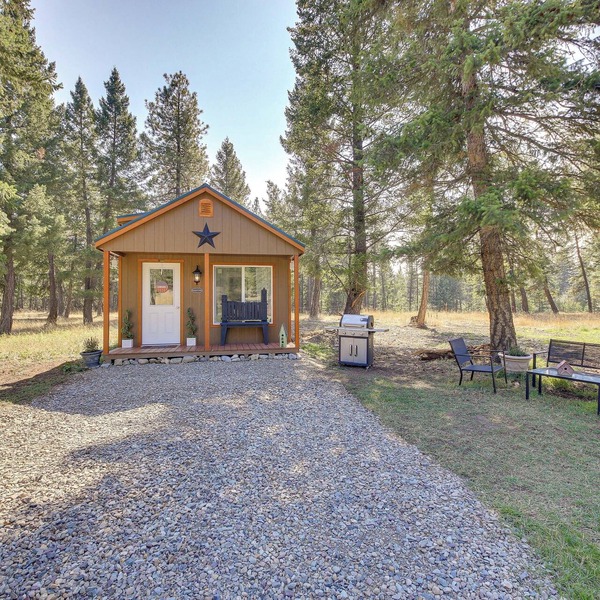 Eureka Vacation Rental: Steps to Creek & Fishing!