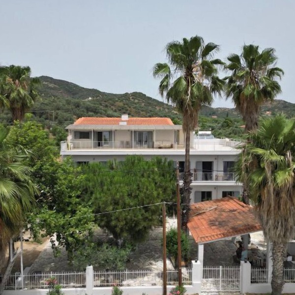 Evia Bay Suites & Retreats