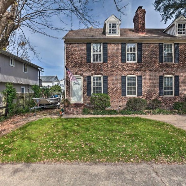 Evolve High-End Home on Lake 1 Block to Coast!