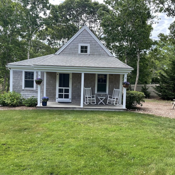 Excellent Chatham Cottage