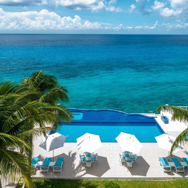 Excellent Oceanfront 2BR Condo, South tower, the Best Views in the complex!