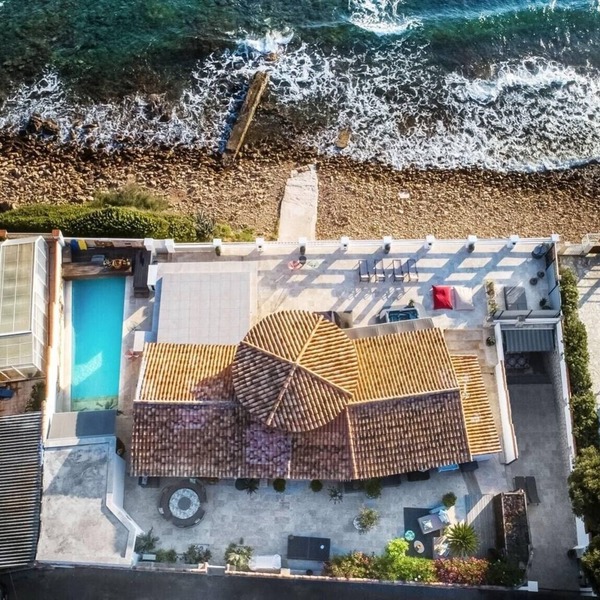 Exceptional Villa – Les Pieds dans l’Eau in Saint-Mandrier-sur-Mer