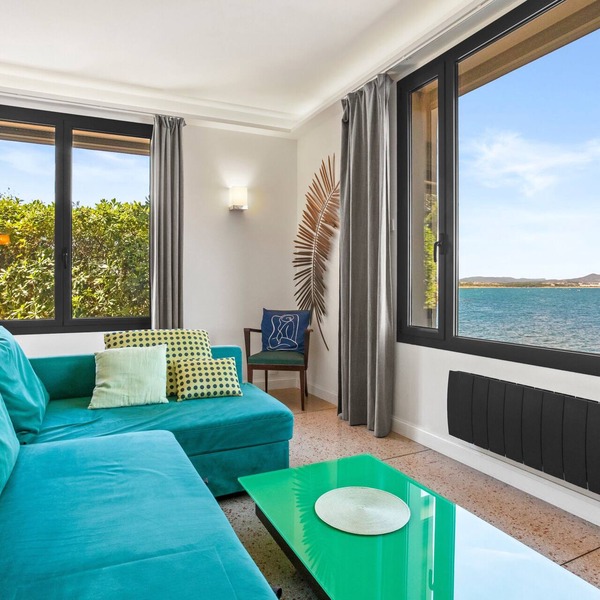 Exception Maison Beachfront Holiday Home with Private Garden and Wi-Fi