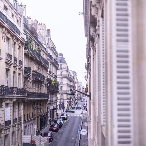 Exceptional 5 bedroom apartment in Champs Elysees