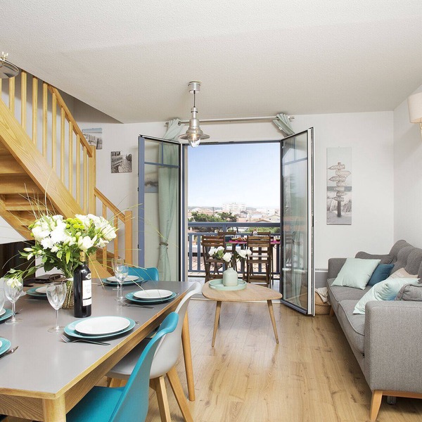 Exceptional apartment ideally located - 1st line to sea - swimming pool - parking lot