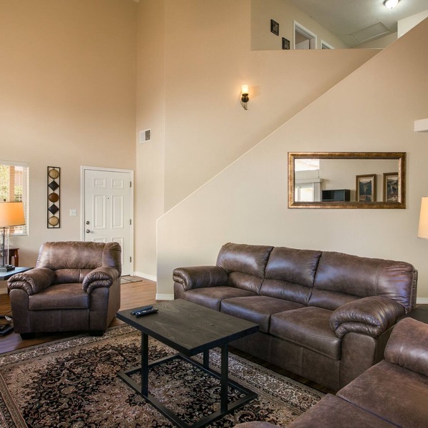 Exceptional! Hot Tub! Near Balloon Park, Food, Breweries, Hiking, Dog Park!